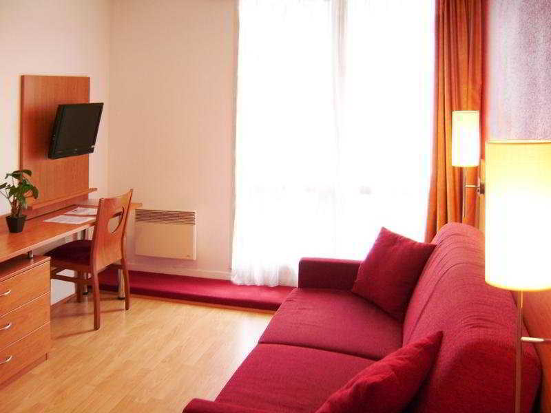 Sejours & Affaires Orleans Jeanne D'Arc Aparthotel Bagian luar foto