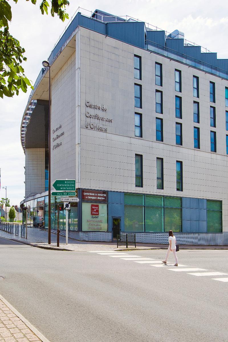 Sejours & Affaires Orleans Jeanne D'Arc Aparthotel Bagian luar foto