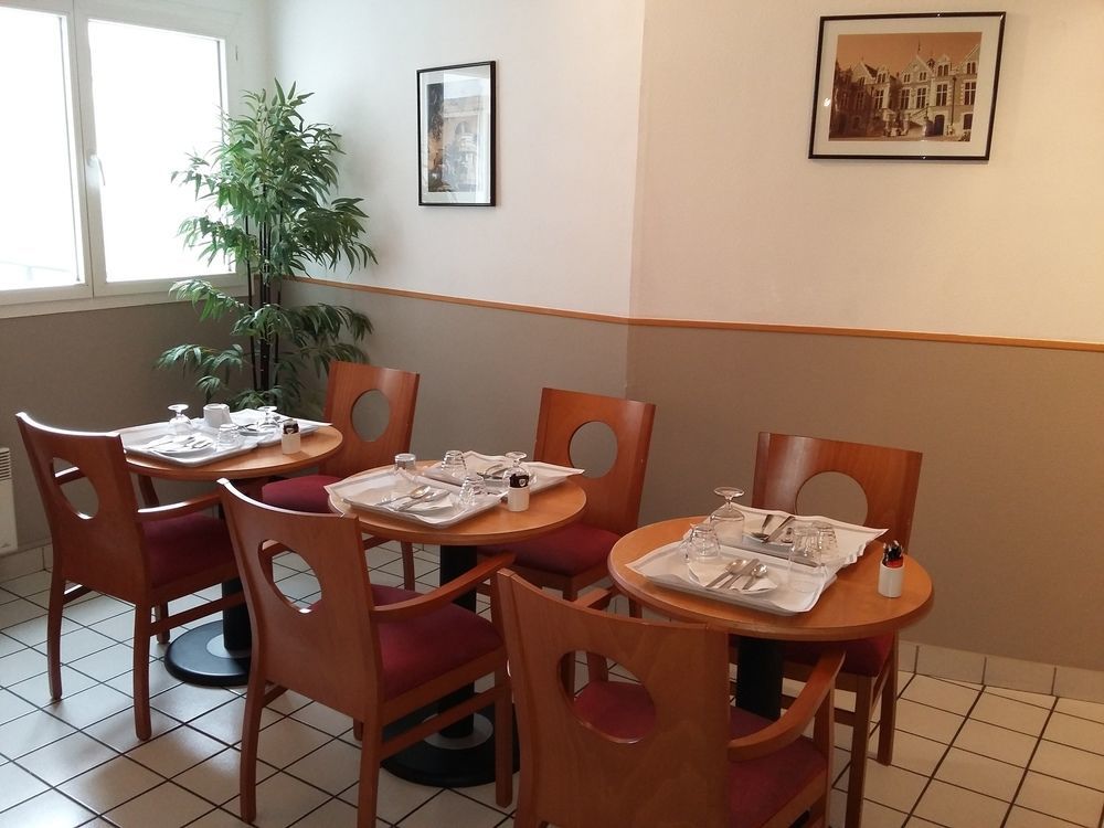 Sejours & Affaires Orleans Jeanne D'Arc Aparthotel Bagian luar foto