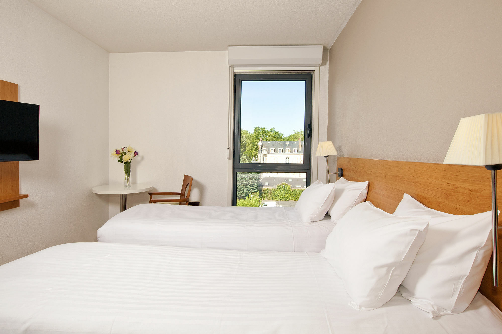 Sejours & Affaires Orleans Jeanne D'Arc Aparthotel Bagian luar foto